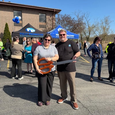 https://cdn.gorilladash.com/images/media/21433178/fully-promoted-usa-grand-opening-ribbon-cutting-scissors-square-6a29c37f74c3f.jpg?auto=webp&crop=1%3A1%2Csmart&width=400