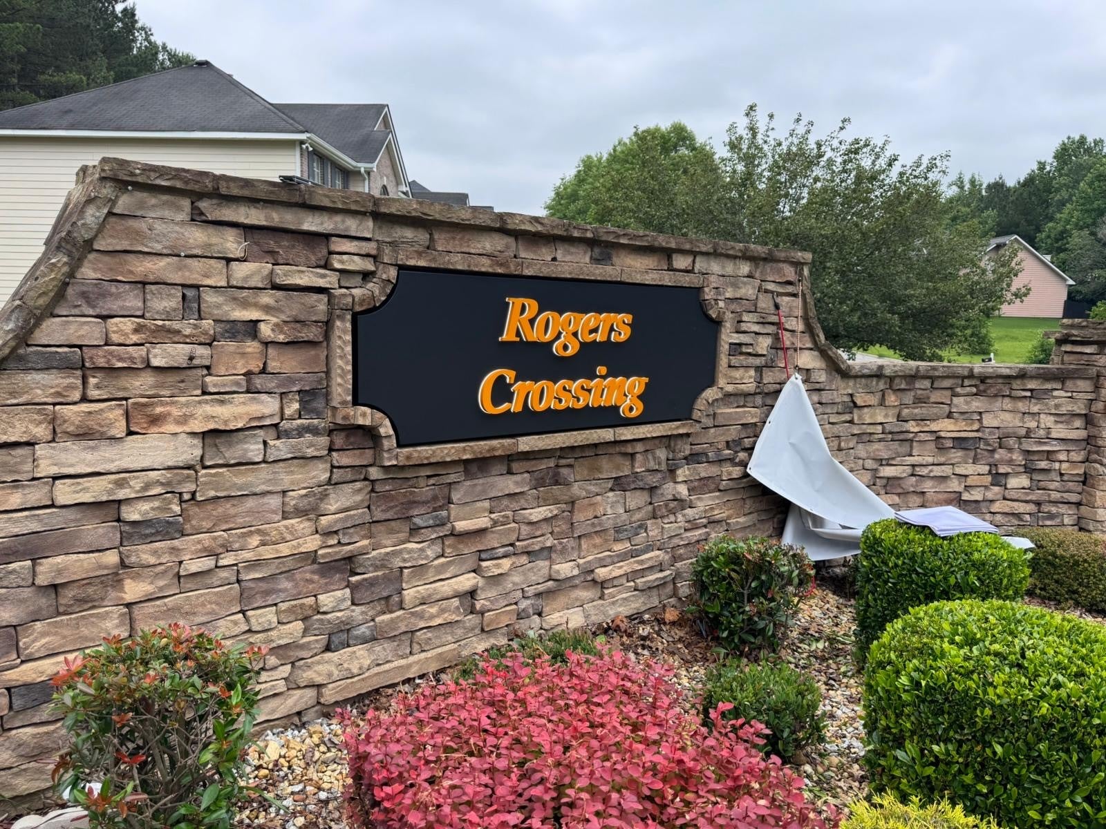 Rogers Crossing Monument Sign