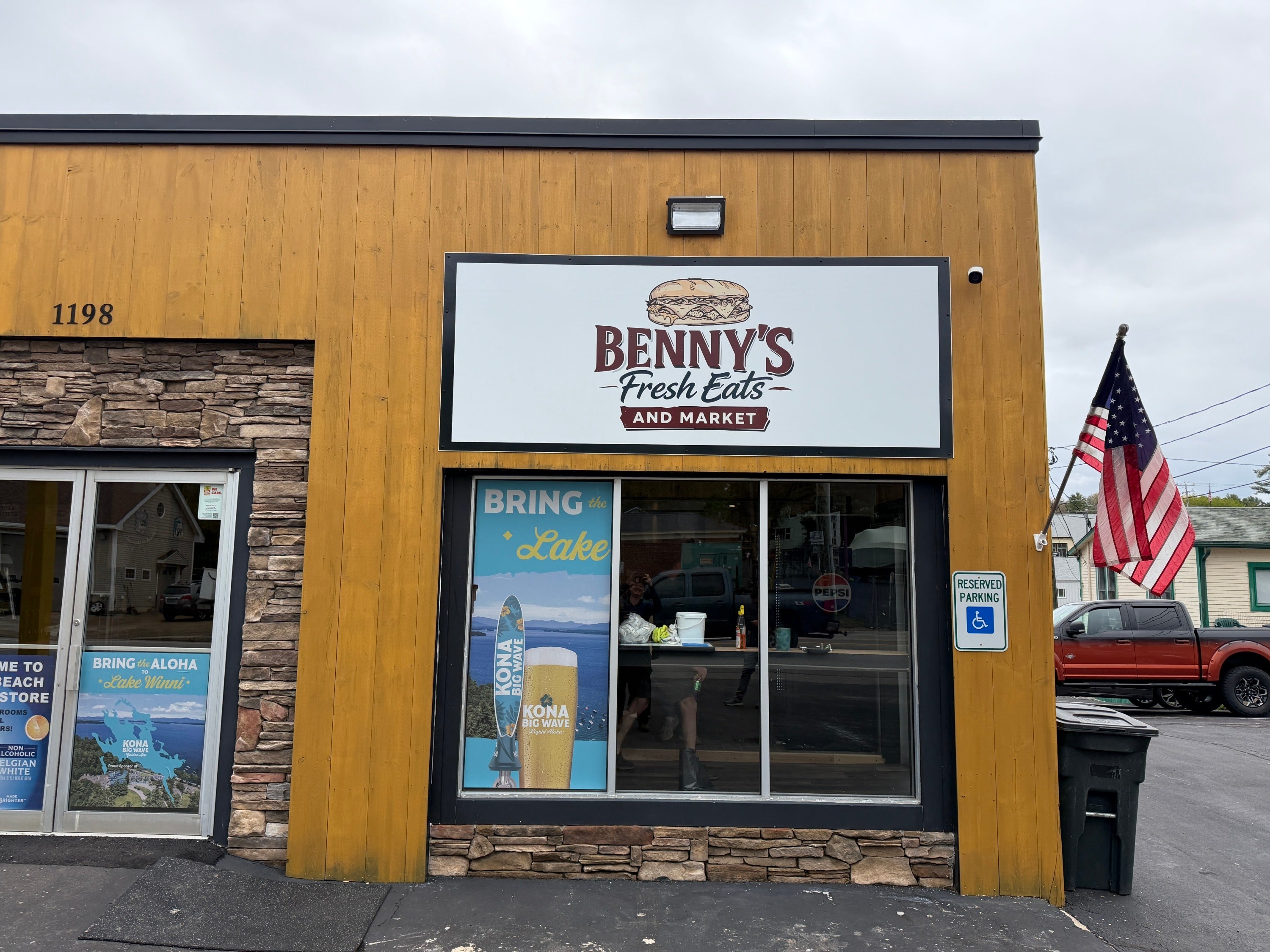 Signarama Concord Helps Benny’s Fresh Eats & Market Make a Bold First Impression in Weirs Beach