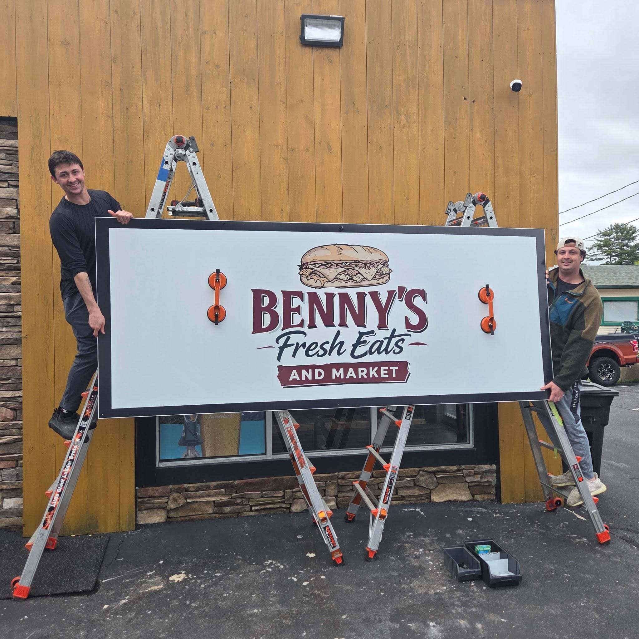 Signarama Concord Helps Benny’s Fresh Eats & Market Make a Bold First Impression in Weirs Beach