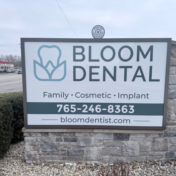 Bloom Dental Monument Sign