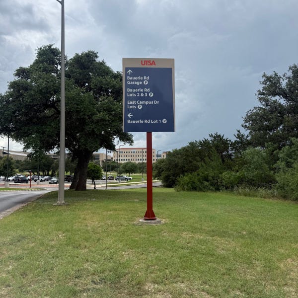 UTSA Reflective_Exterior Signs 3