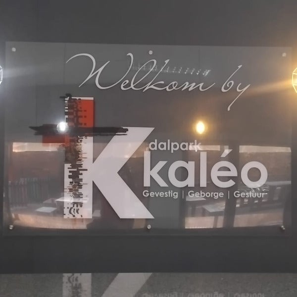 Clear Perspex with standoff - Kaleo - Dalpark