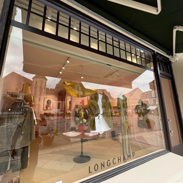 Adhésifs sur vitrine logo enseigne et décoration