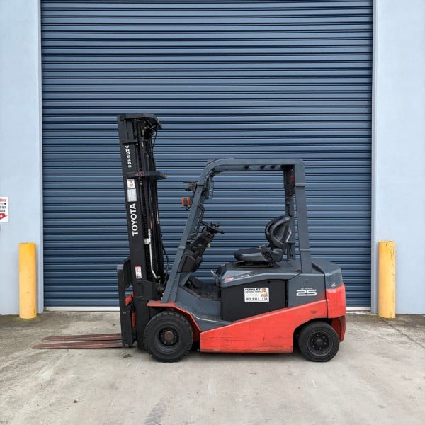 Used Toyota Electric Forklift #W383