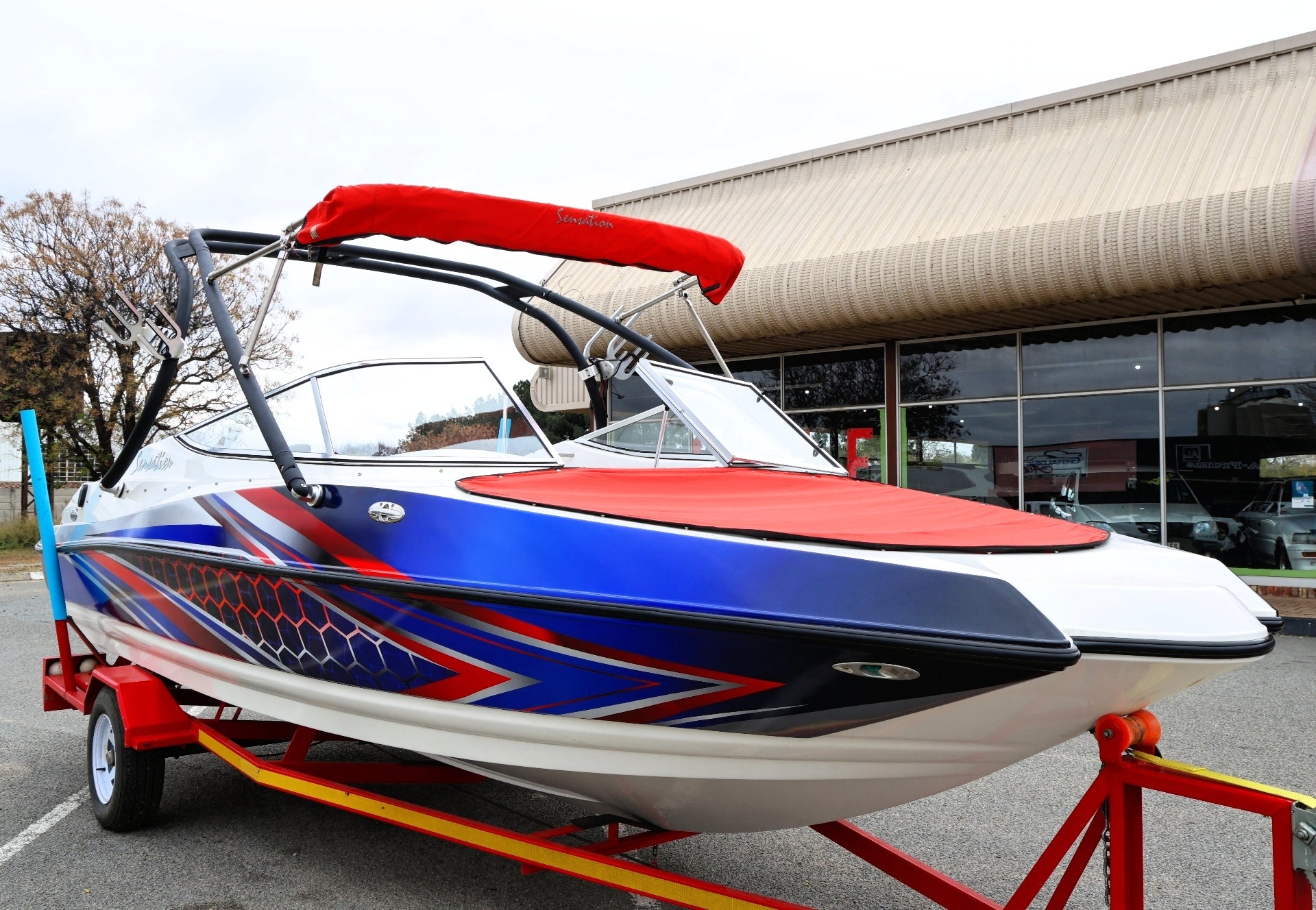 Beautiful Marine Wrapping Cast Vinyl On a Boat