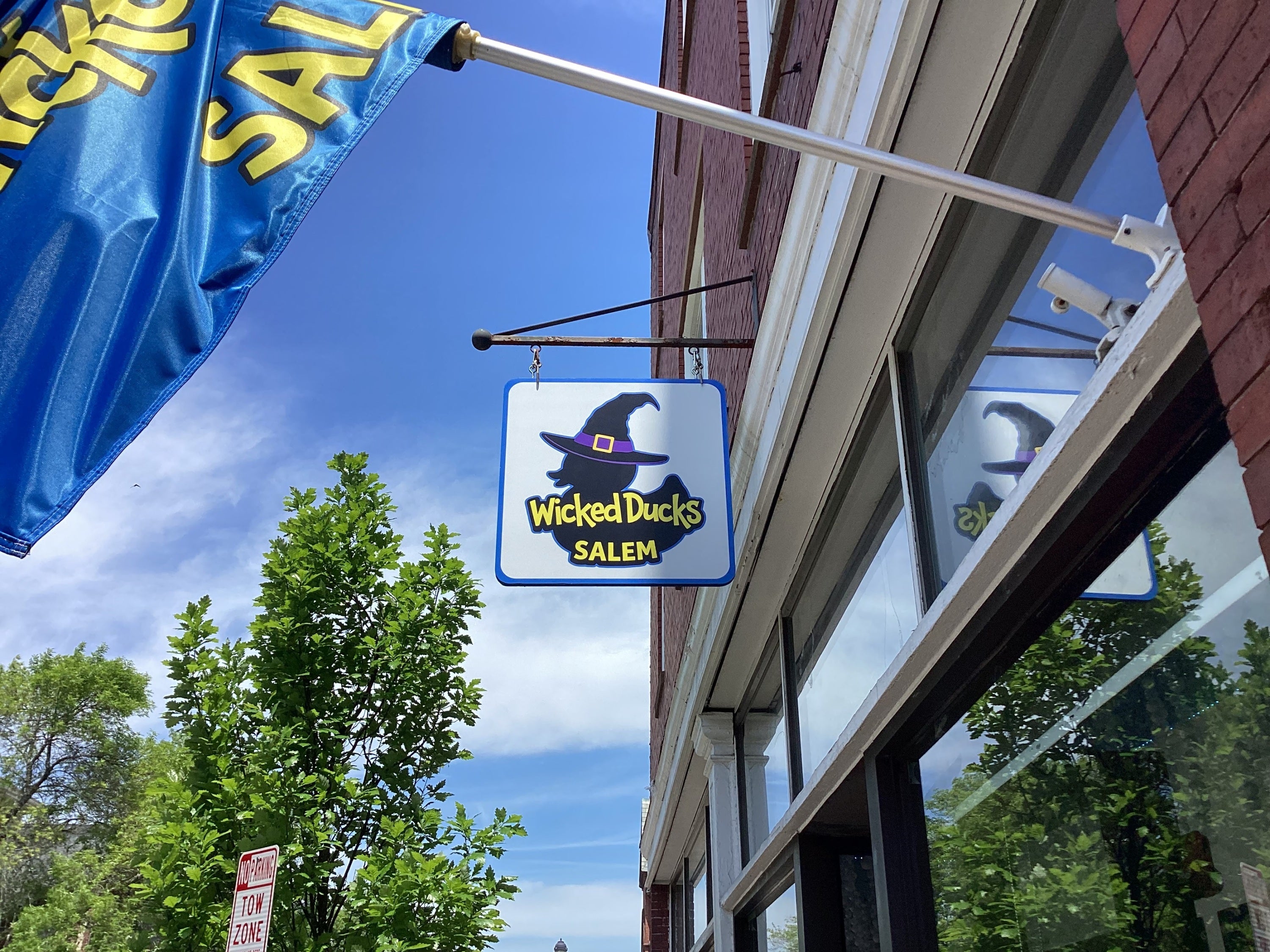A Unique Shopping Experience in Salem MA: Discover Wicked Ducks