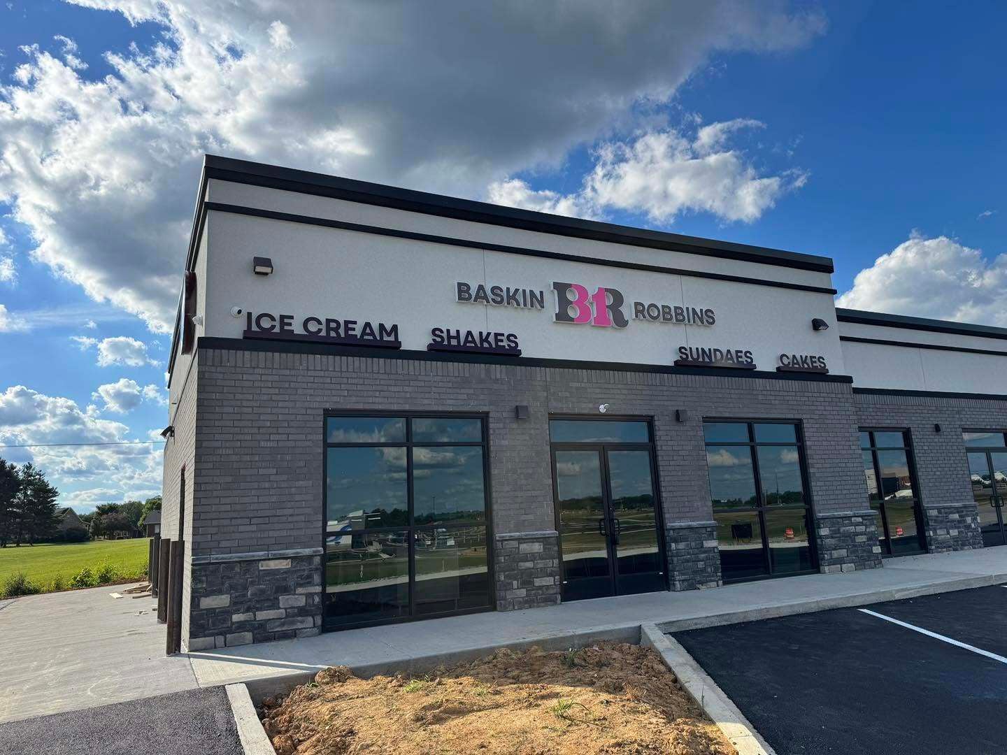 Baskin-Robbins Is Now Open! Signarama Elizabethtown Completes Eye-Catching New Storefront Sign Installation