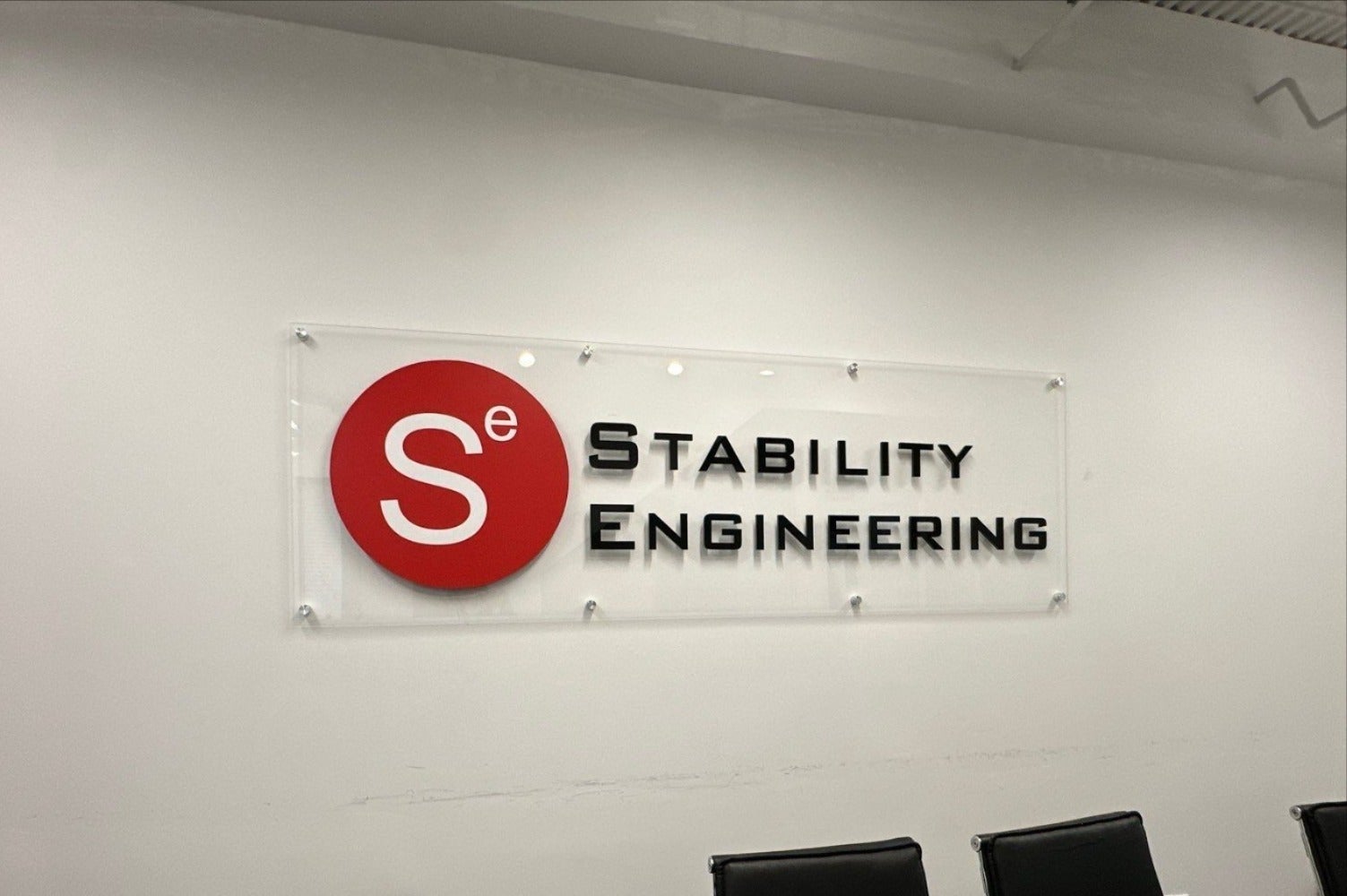 Creating Memorable First Impressions: How Reception Signs Help Businesses Welcome Customers with Confidence