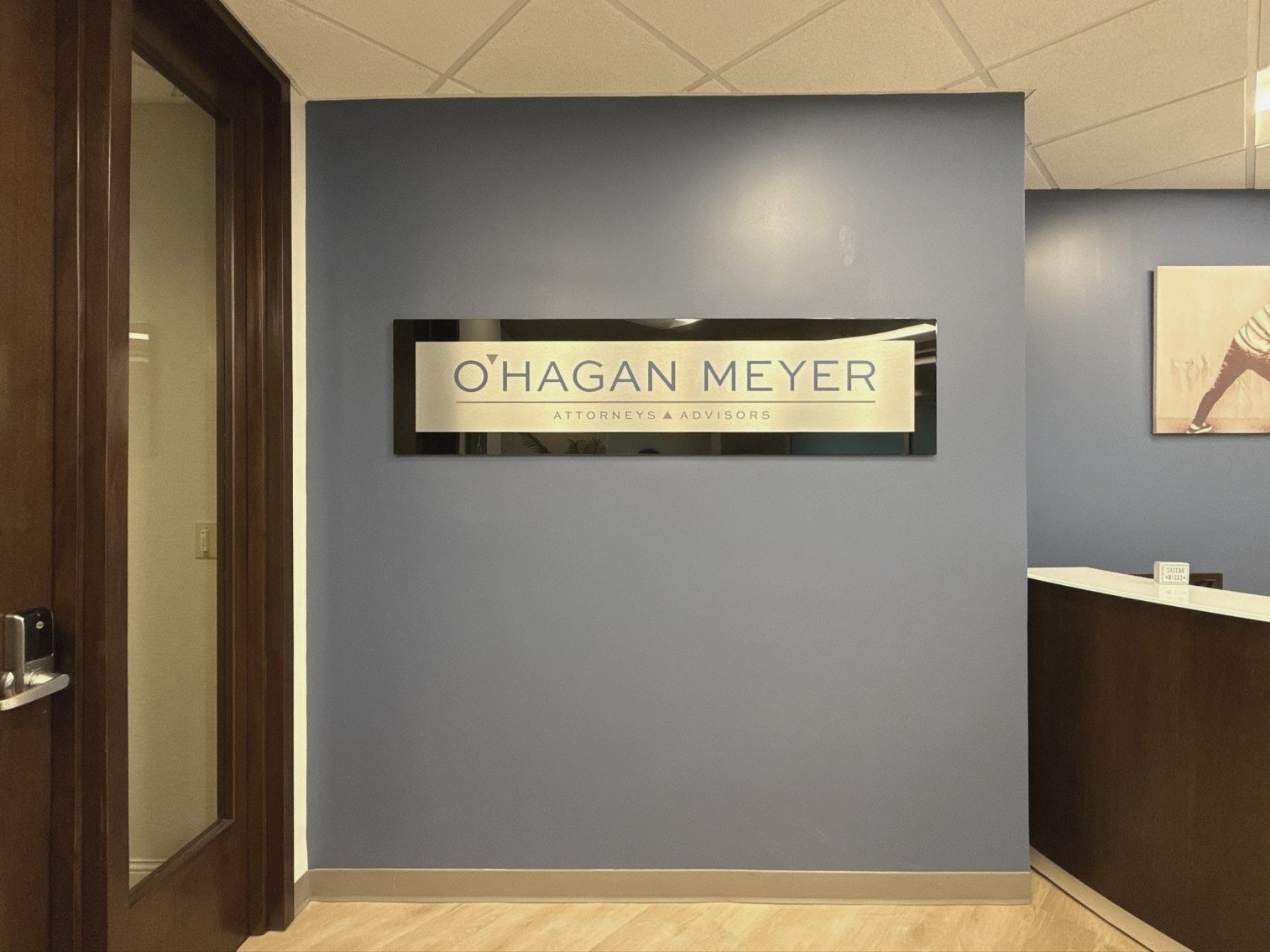 Creating Memorable First Impressions: How Reception Signs Help Businesses Welcome Customers with Confidence