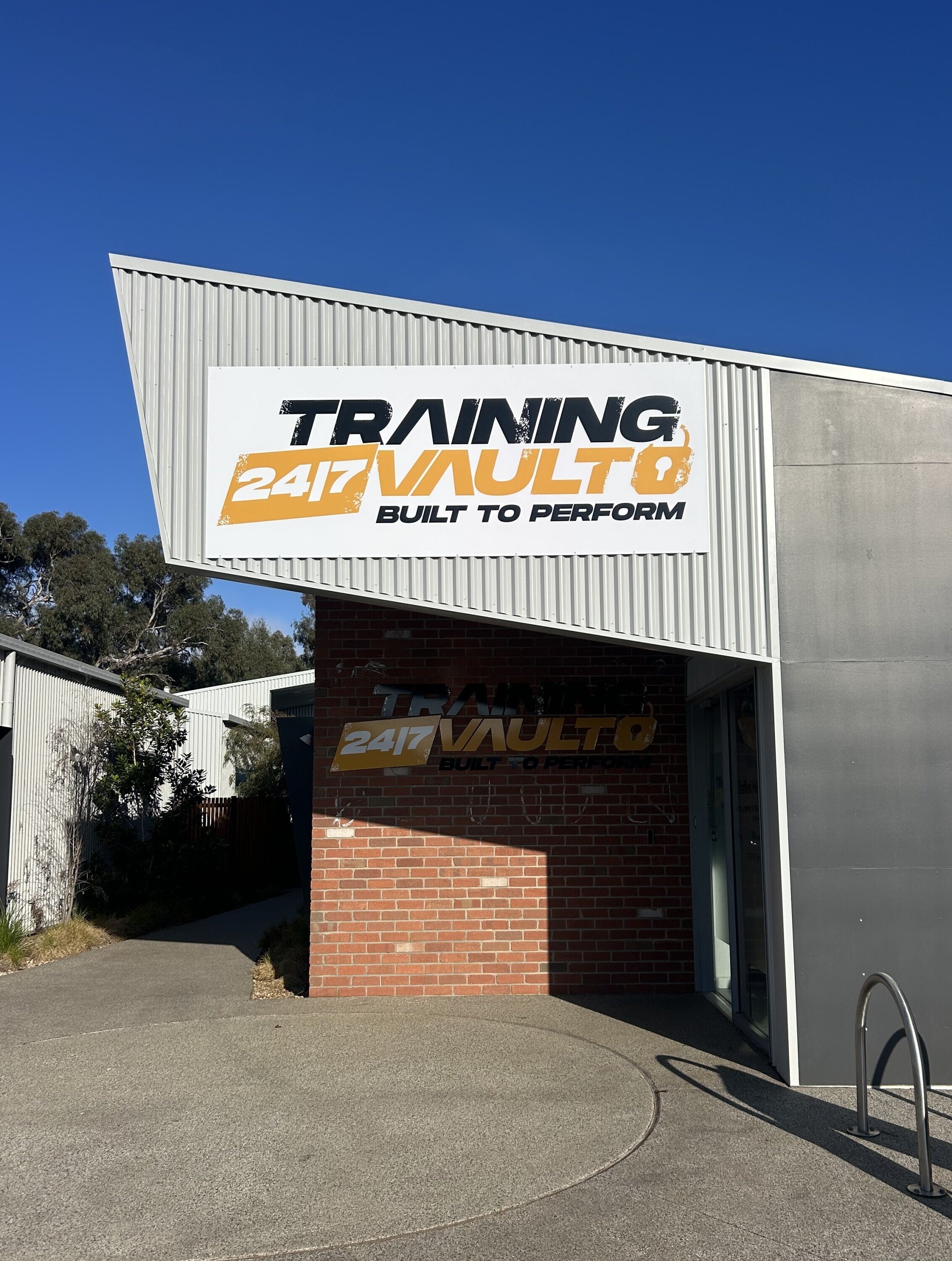 Turn Heads and Attract More Customers with Quality Signage