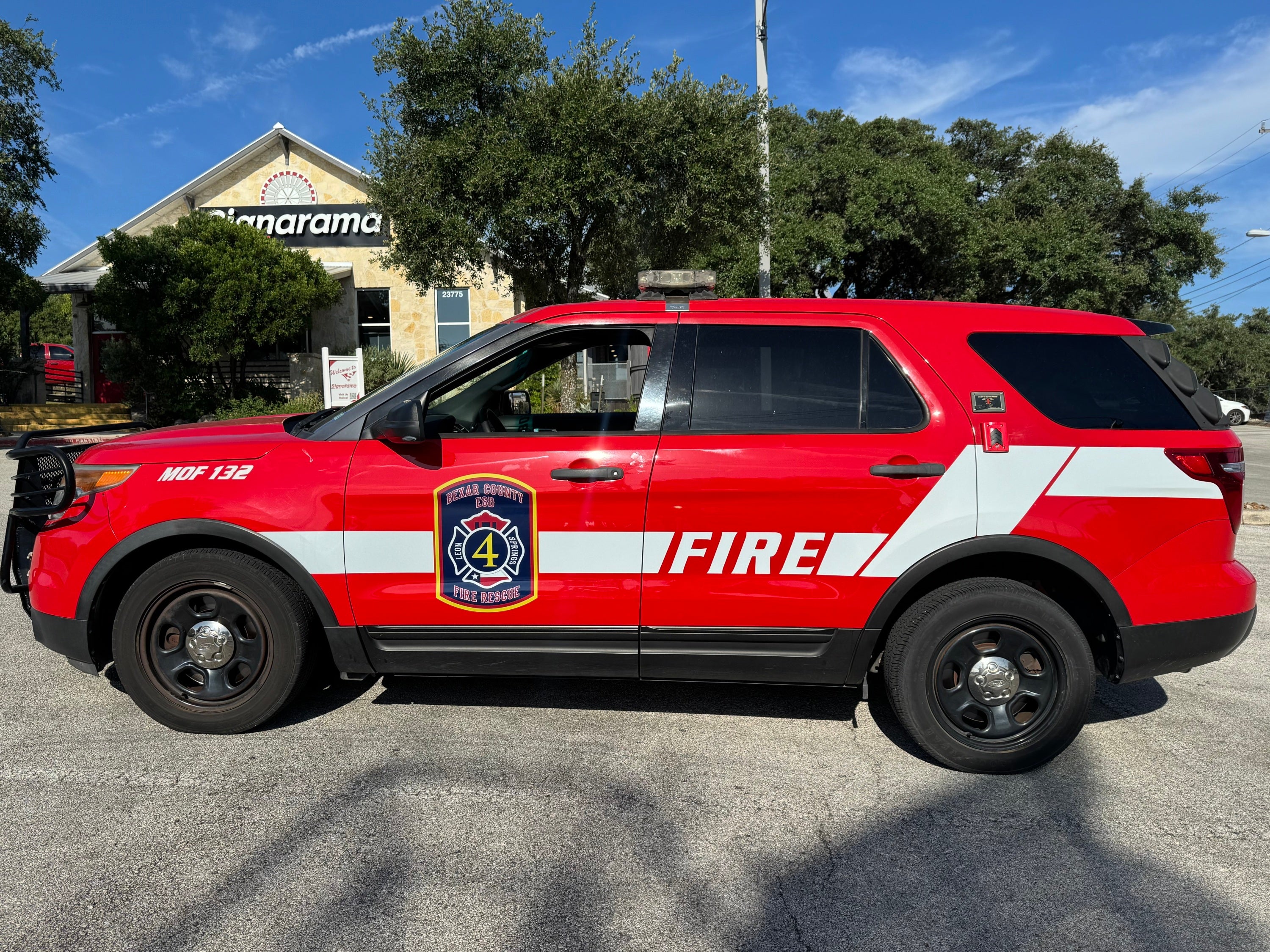 Emergency vehicles need graphics that are clear, professional, and built to be seen.