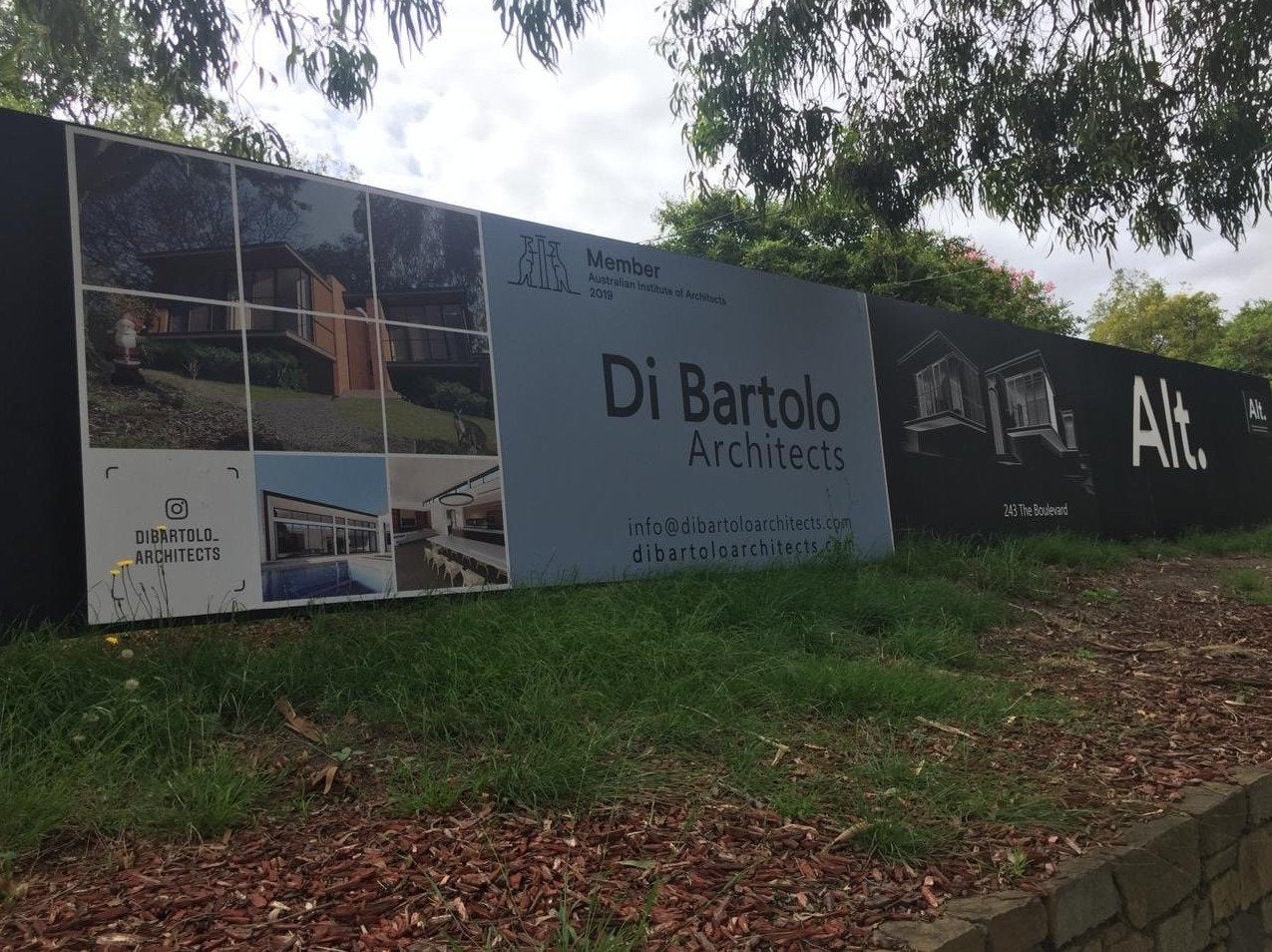 Hoarding Signage - Di Bartolo Architects - Ivanhoe