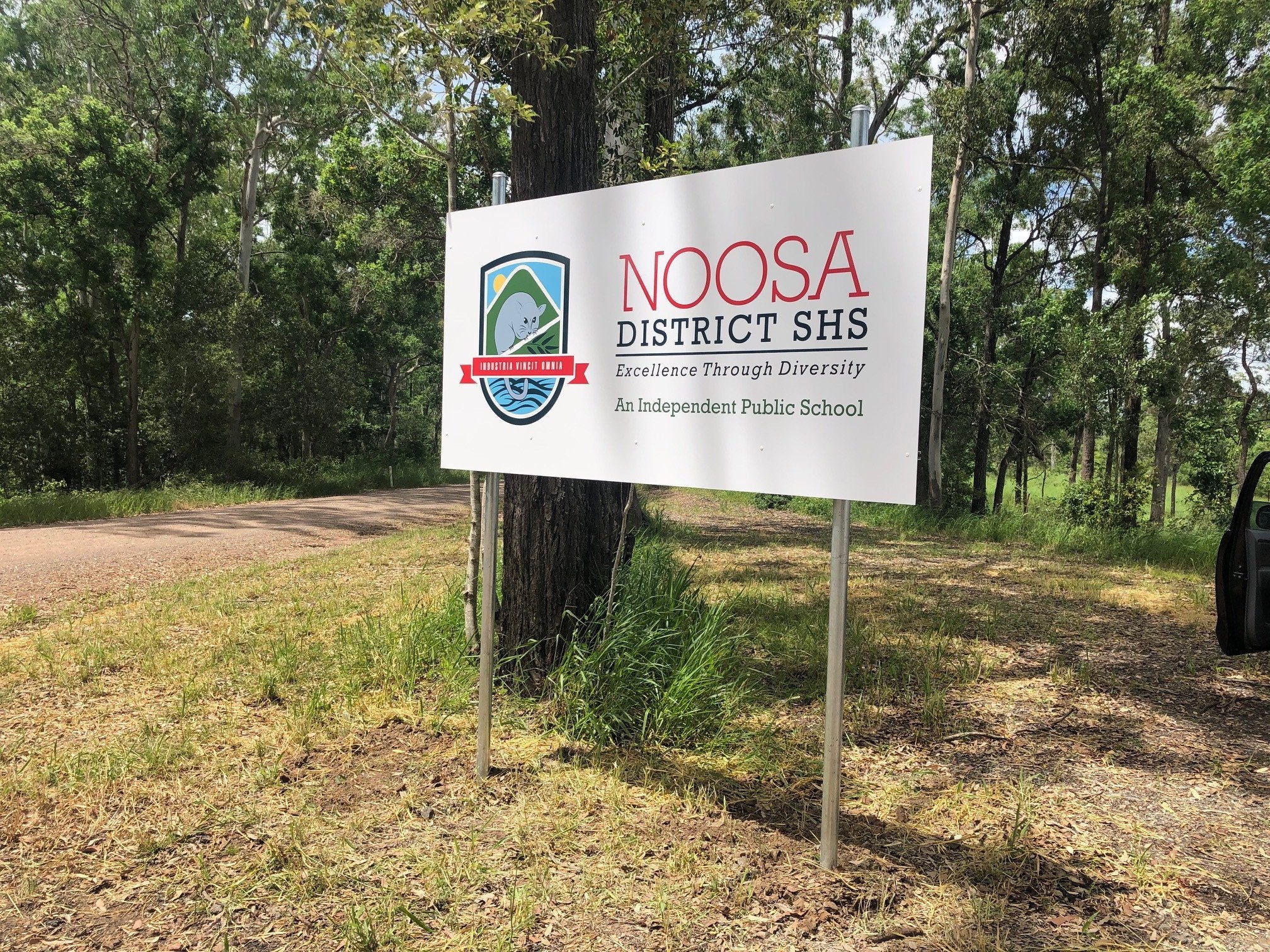 Noosa District High School Sign Installations