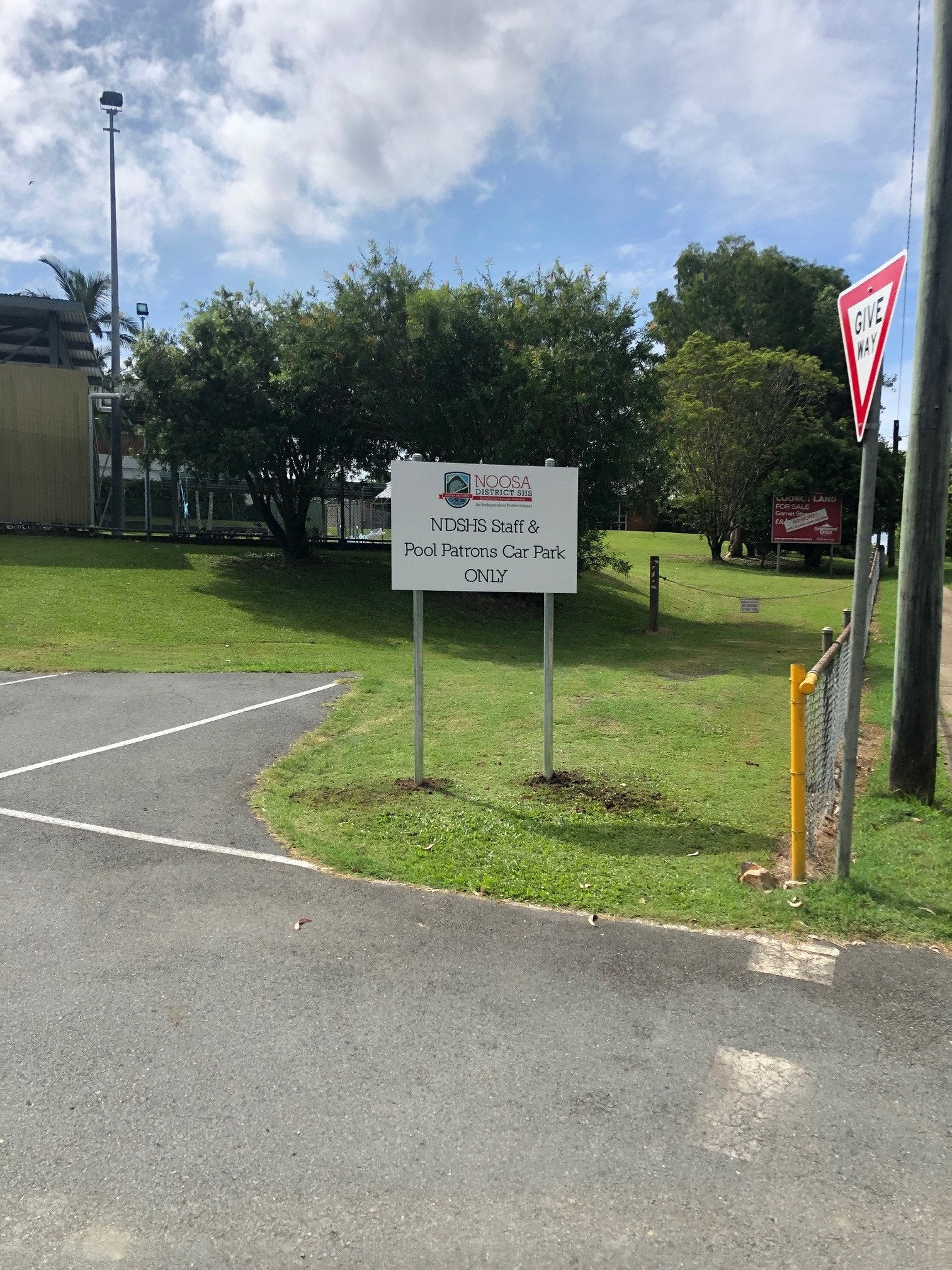 Noosa District High School Sign Installations