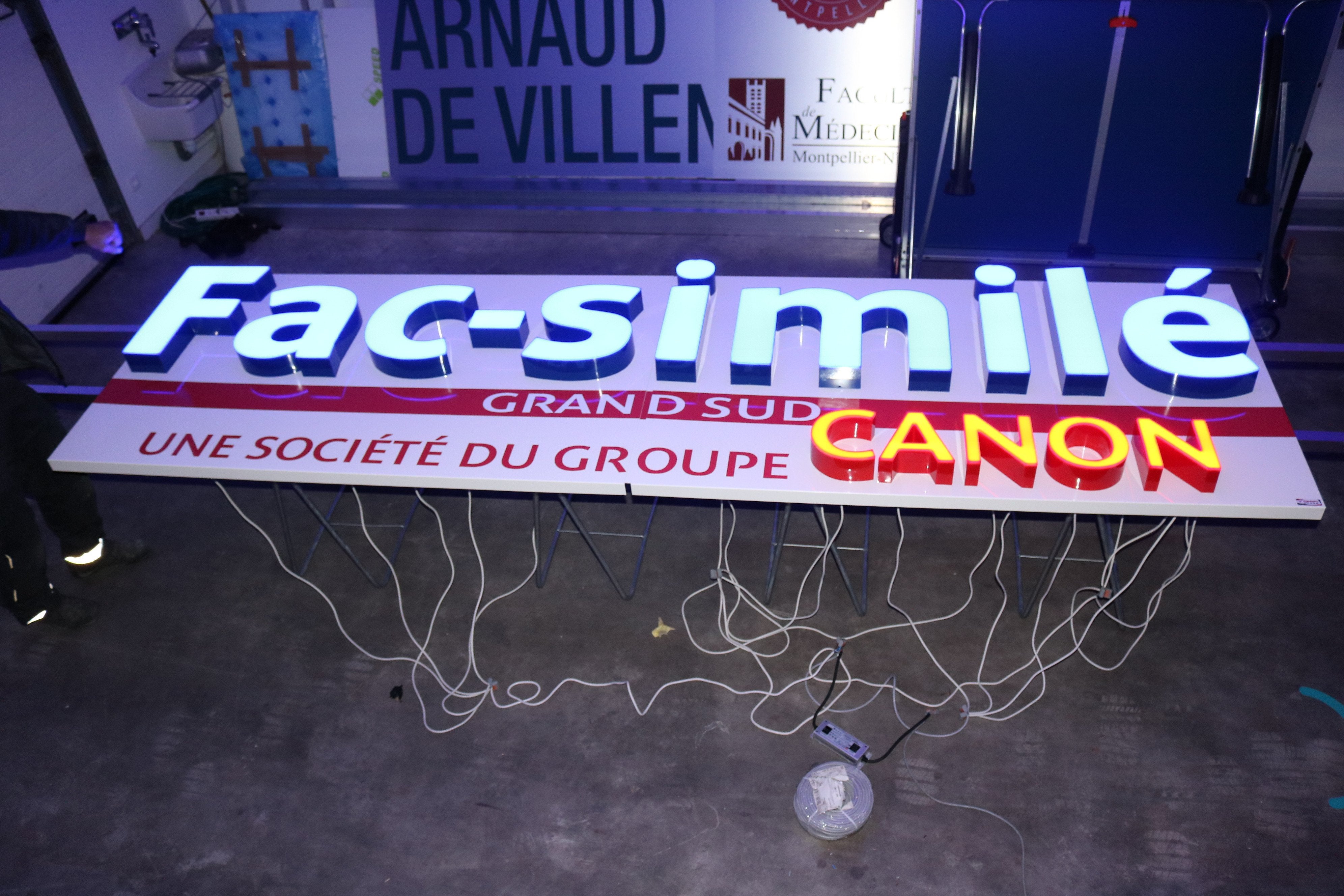 ENSEIGNE LUMINEUSE