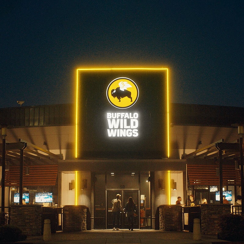 Buffalo Wild Wings soars to new heights in Piscataway