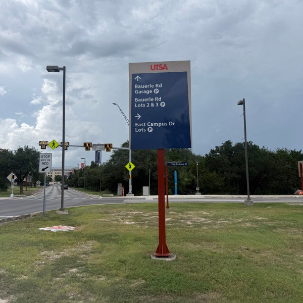 UTSA Reflective_Exterior Signs 4