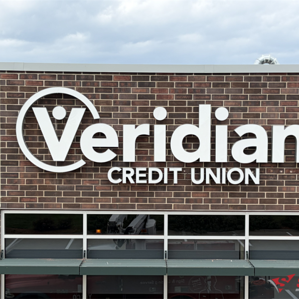 New Channel Letter Sign and Refreshed Monument Sign for Veridian Credit Union's Waukee Branch