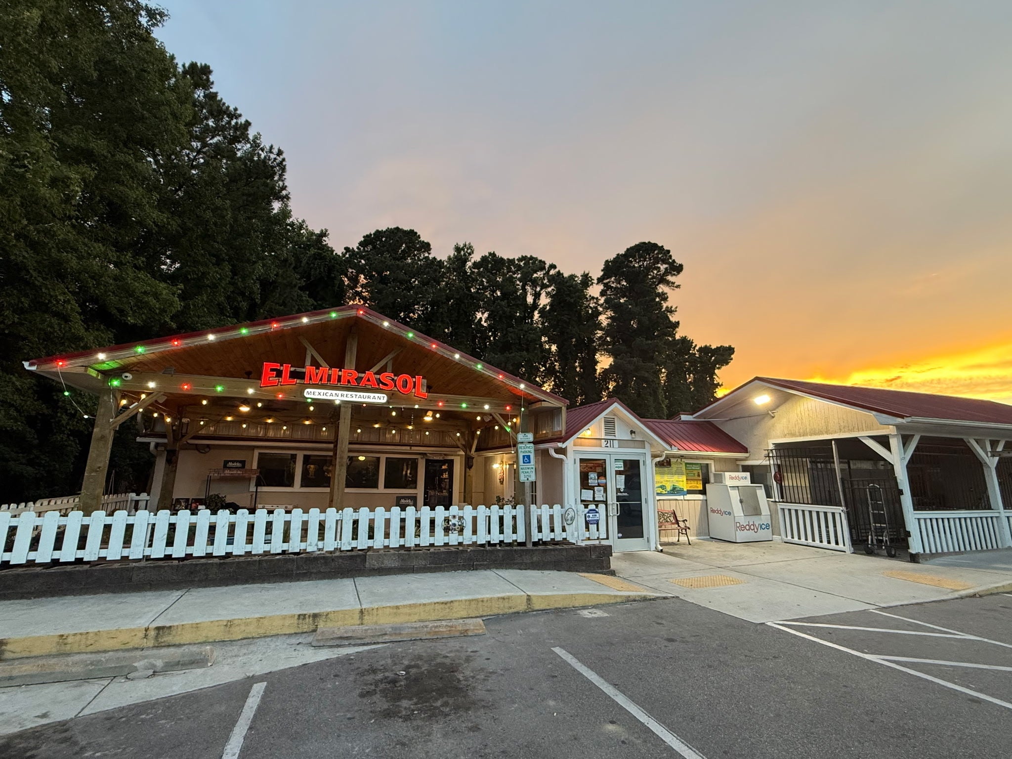 Why your Business Sign is your Best 24/7 Salesperson