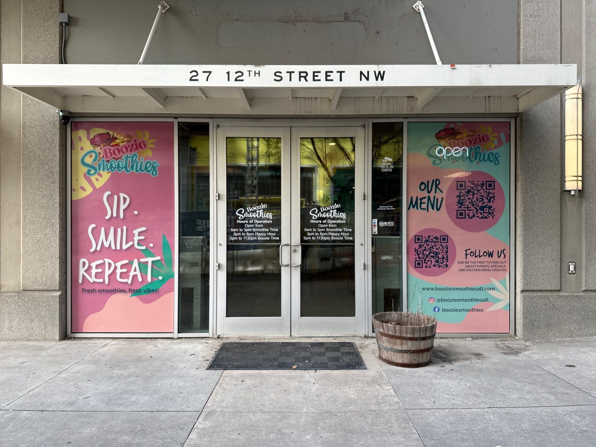 Turn Your Storefront Windows into 24/7 Advertising with Custom Window Vinyl