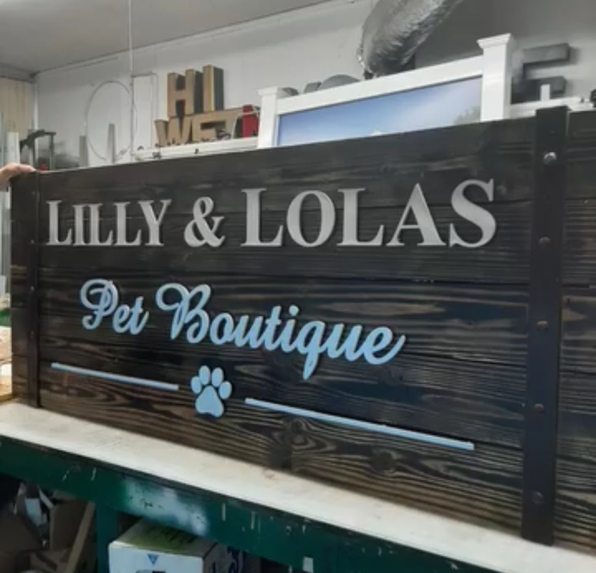 Custom dimensional sign