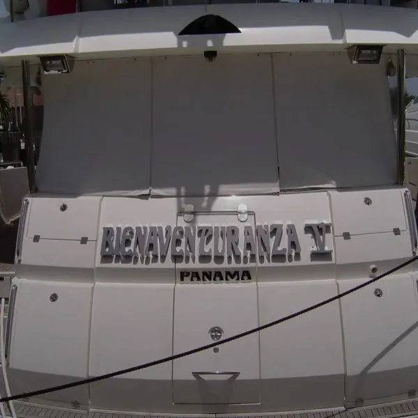 bienavenzuranza V panama boat sign