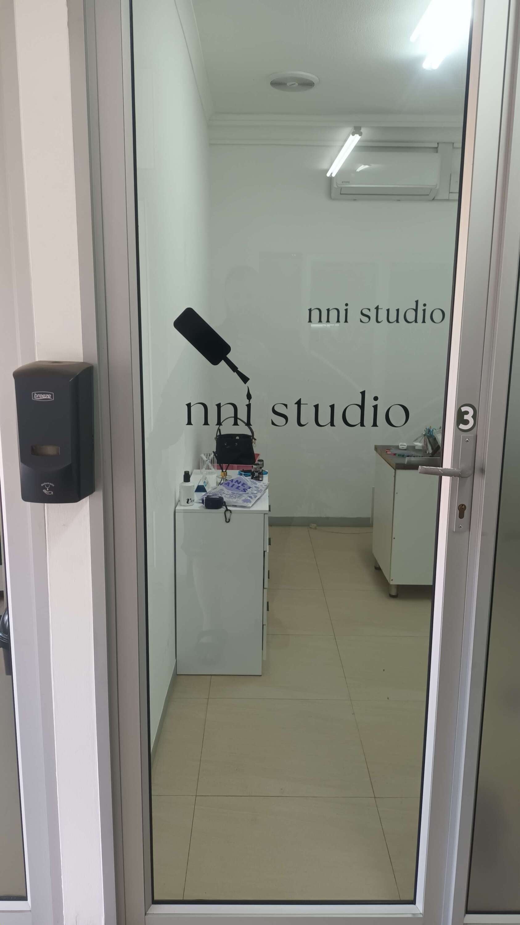 NNI Studio Window Vinyl