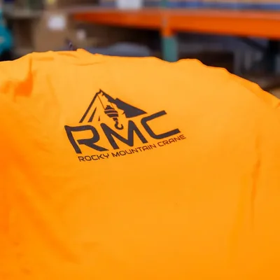 https://cdn.gorilladash.com/images/media/22073743/fully-promoted-usa-custom-screen-printed-safety-t-shirts-for-rocky-mountain-crane-square-6a5a664311f01.webp?auto=webp&crop=1%3A1%2Csmart&width=400