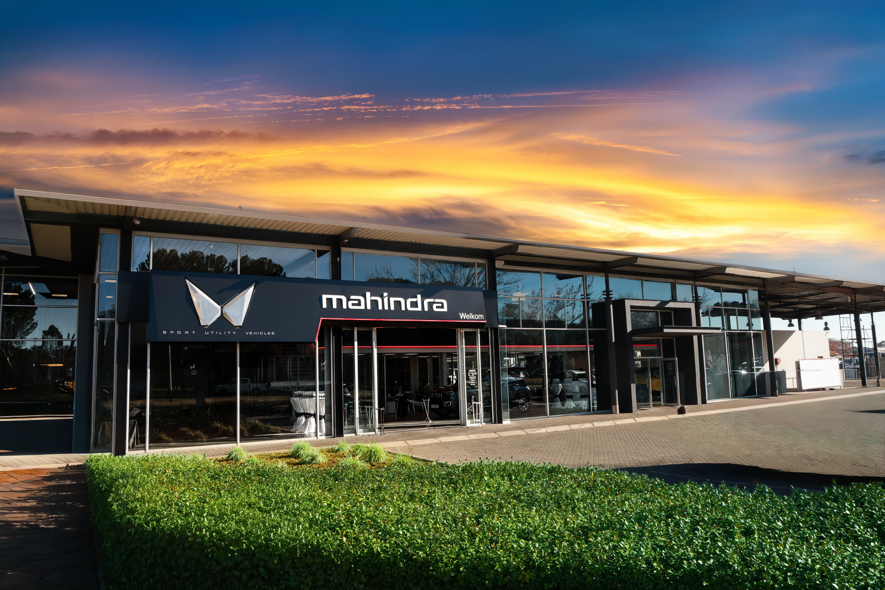 3D billboard with a vacuum-formed logo and LED lighting - Mahindra - Welkom