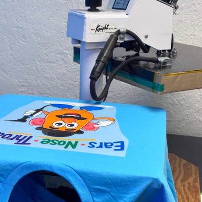 https://cdn.gorilladash.com/images/media/22107784/fully-promoted-usa-vinyl-shirt-square-6a695014bef85.jpg?auto=webp&crop=1%3A1%2Csmart&width=400