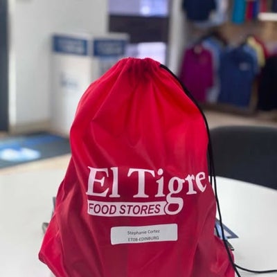 https://cdn.gorilladash.com/images/media/22107974/fully-promoted-usa-your-employee-welcome-gifts-can-look-like-this-too-square-6a695ba6973bf.jpg?auto=webp&crop=1%3A1%2Csmart&width=400