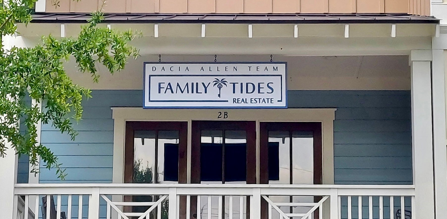 Family Tides Hanging