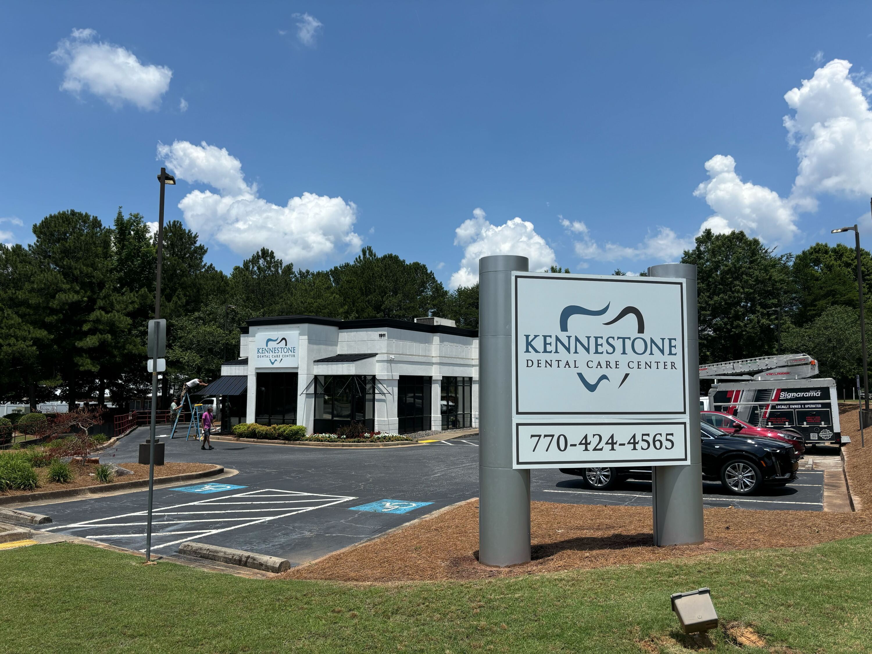 Big, Bold Signs for a Brand-New Kennesaw Location