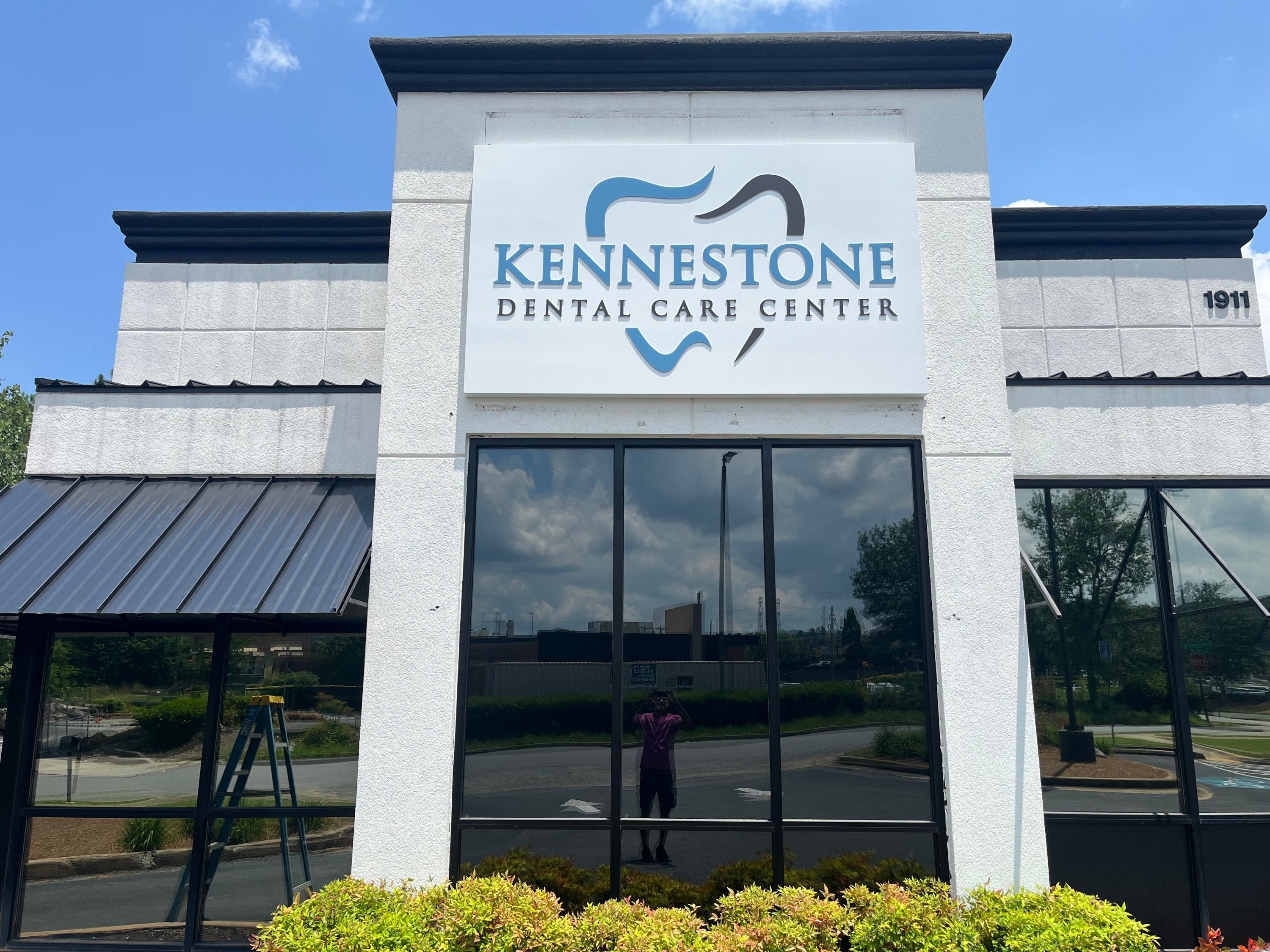 Big, Bold Signs for a Brand-New Kennesaw Location