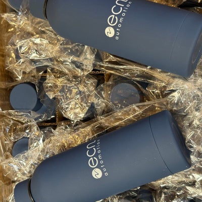 https://cdn.gorilladash.com/images/media/22121363/fully-promoted-usa-branded-bottle-square-6a6fef02bb60f.jpeg?auto=webp&crop=1%3A1%2Csmart&width=400