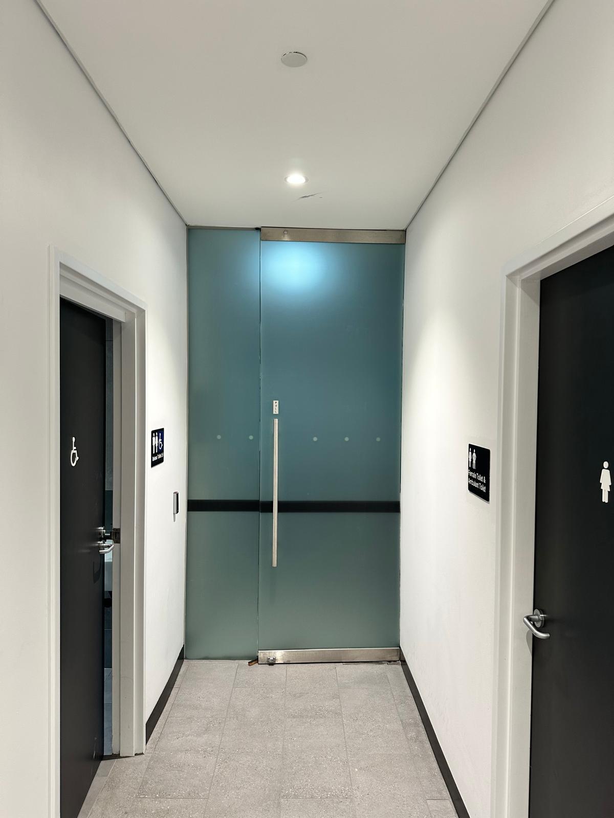 One-Way Vision or Frosted Vinyl? Choosing the Right Privacy Solution for Your Business