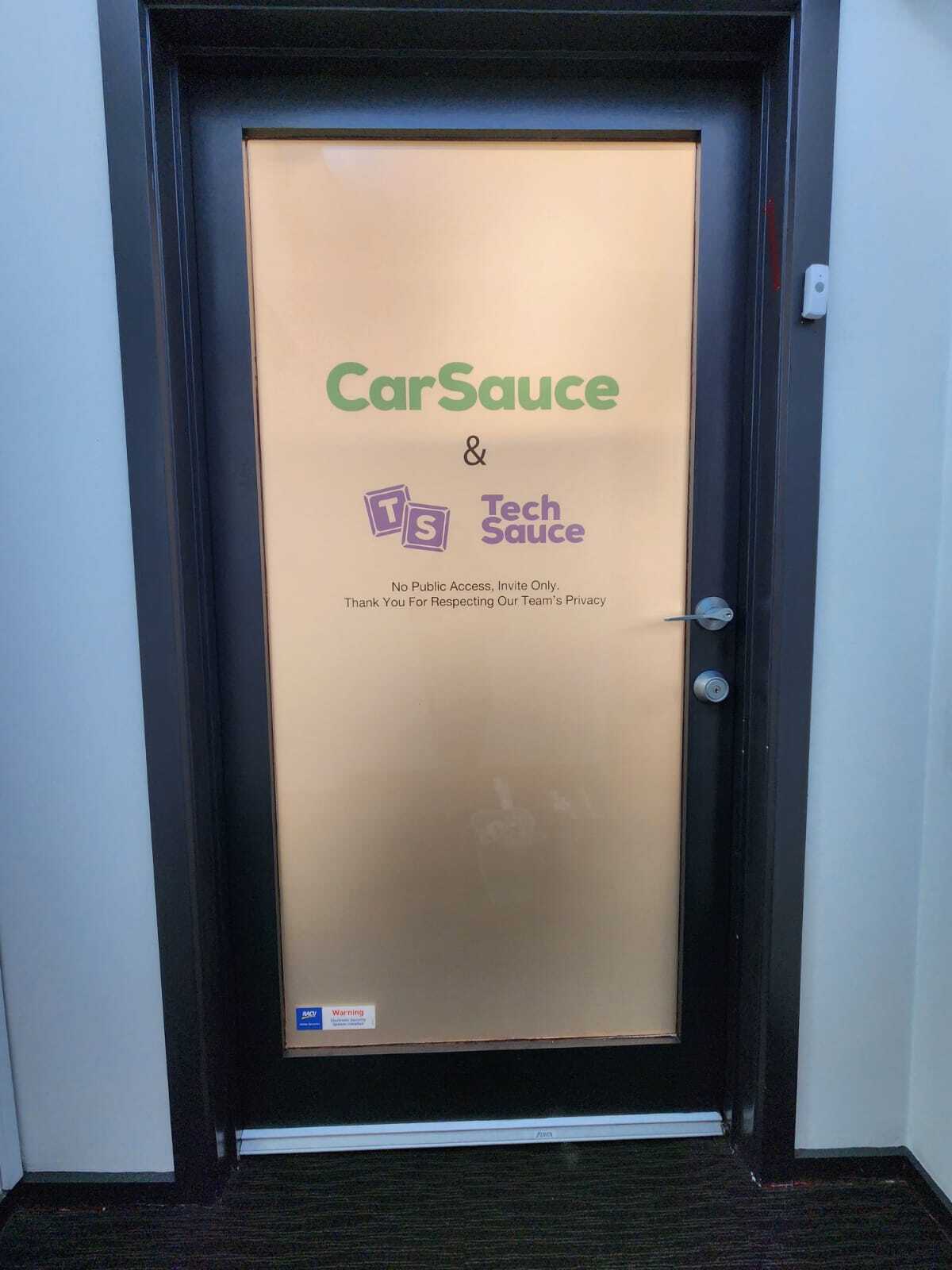 One-Way Vision or Frosted Vinyl? Choosing the Right Privacy Solution for Your Business