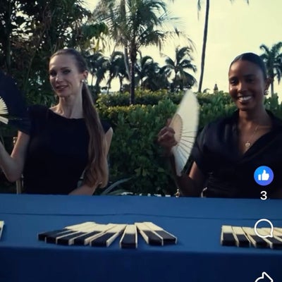 https://cdn.gorilladash.com/images/media/22128969/fully-promoted-usa-fully-promoted-hollywood-custom-hand-fans-event-branding-hollywood-fljpg-square-6a73882bdaeef.jpeg?auto=webp&crop=1%3A1%2Csmart&width=400