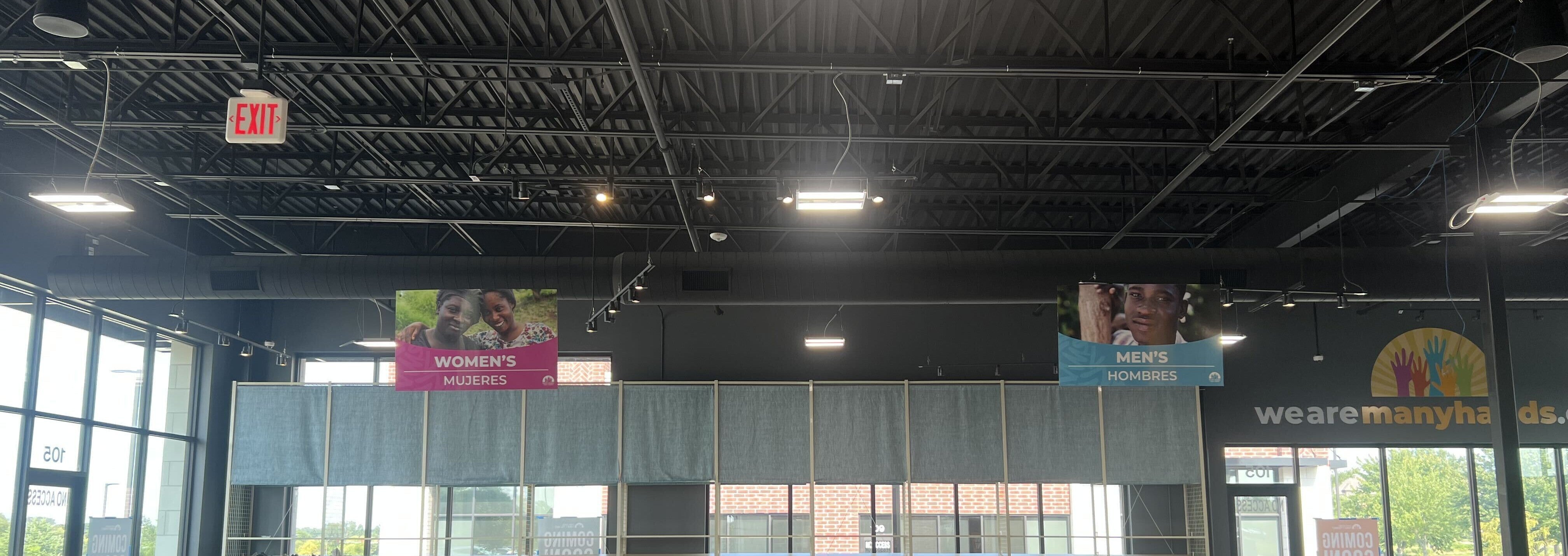 Signarama Ankeny Helps Many Hands Thrift Market Welcome Shoppers to Its New Jordan Creek Location