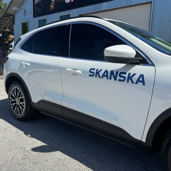 Skanska_Passenger Side_Spot Graphics
