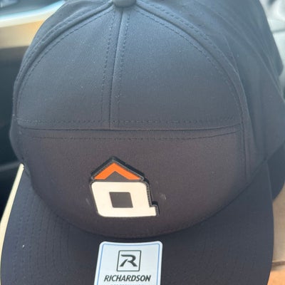 https://cdn.gorilladash.com/images/media/22192440/fully-promoted-usa-pvc-patches-square-6a8cb6fae2357.jpeg?auto=webp&crop=1%3A1%2Csmart&width=400