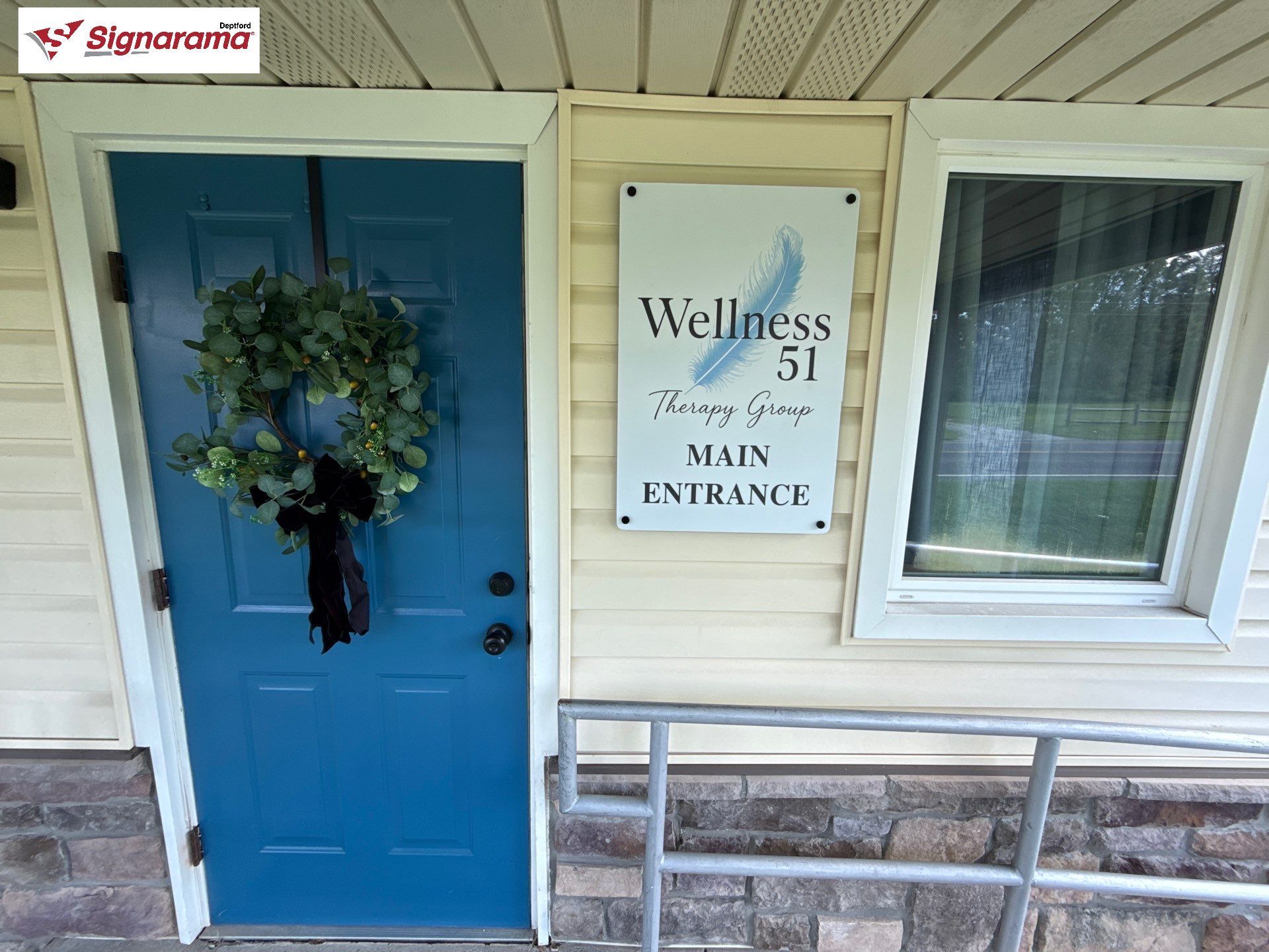 Building and business signs in Swedesboro