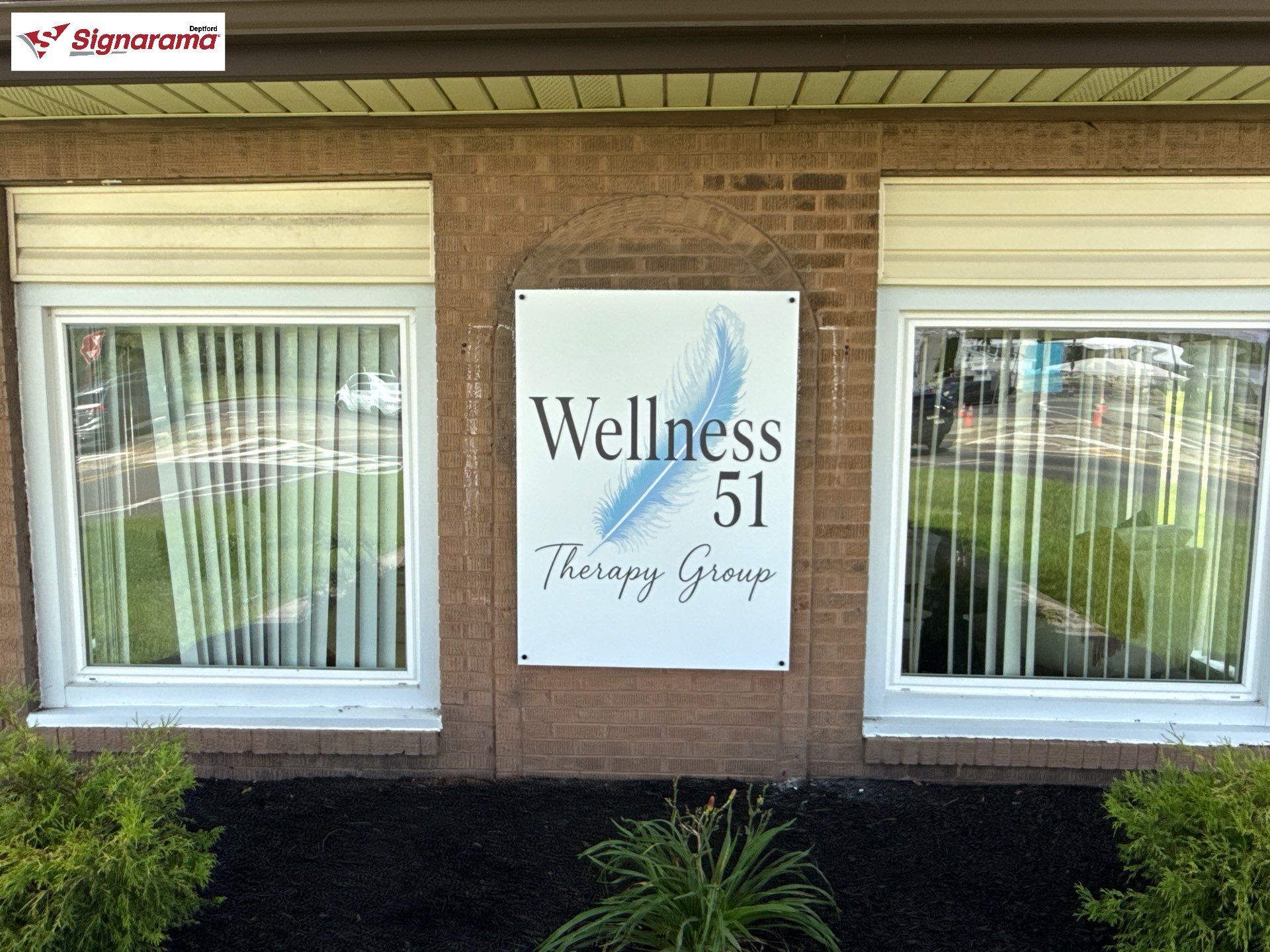 Building and business signs in Swedesboro