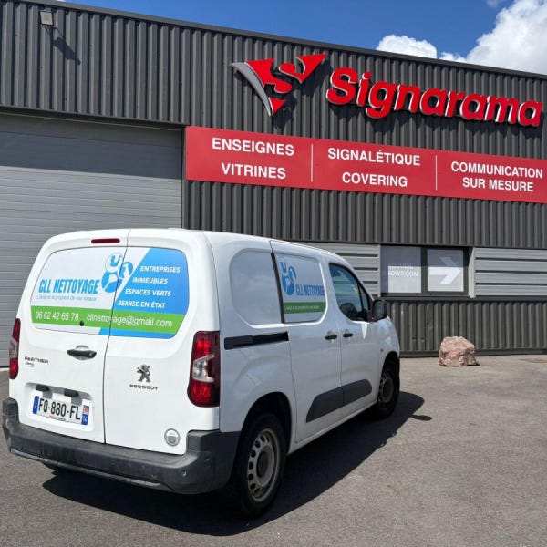 Marquage personnalisé sur véhicule professionnel