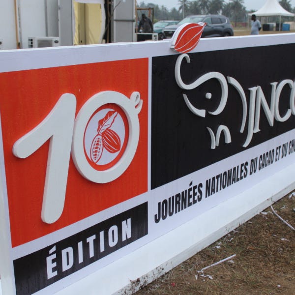 Montage signalétique - Découpe relief 3D & Branding Vynil Imprimé -JNCC 2026- Signarama Abidjan Cocody