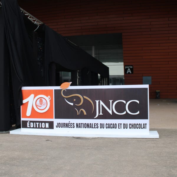 Signalétique- Découpe relief 3D & Branding vynil- Signarama Côte d'Ivoire- Abidjan Cocody