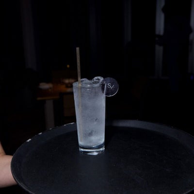 https://cdn.gorilladash.com/images/media/22300222/fully-promoted-usa-custom-branded-drink-name-tags-square-6aa82a3437391.jpeg?auto=webp&crop=1%3A1%2Csmart&width=400