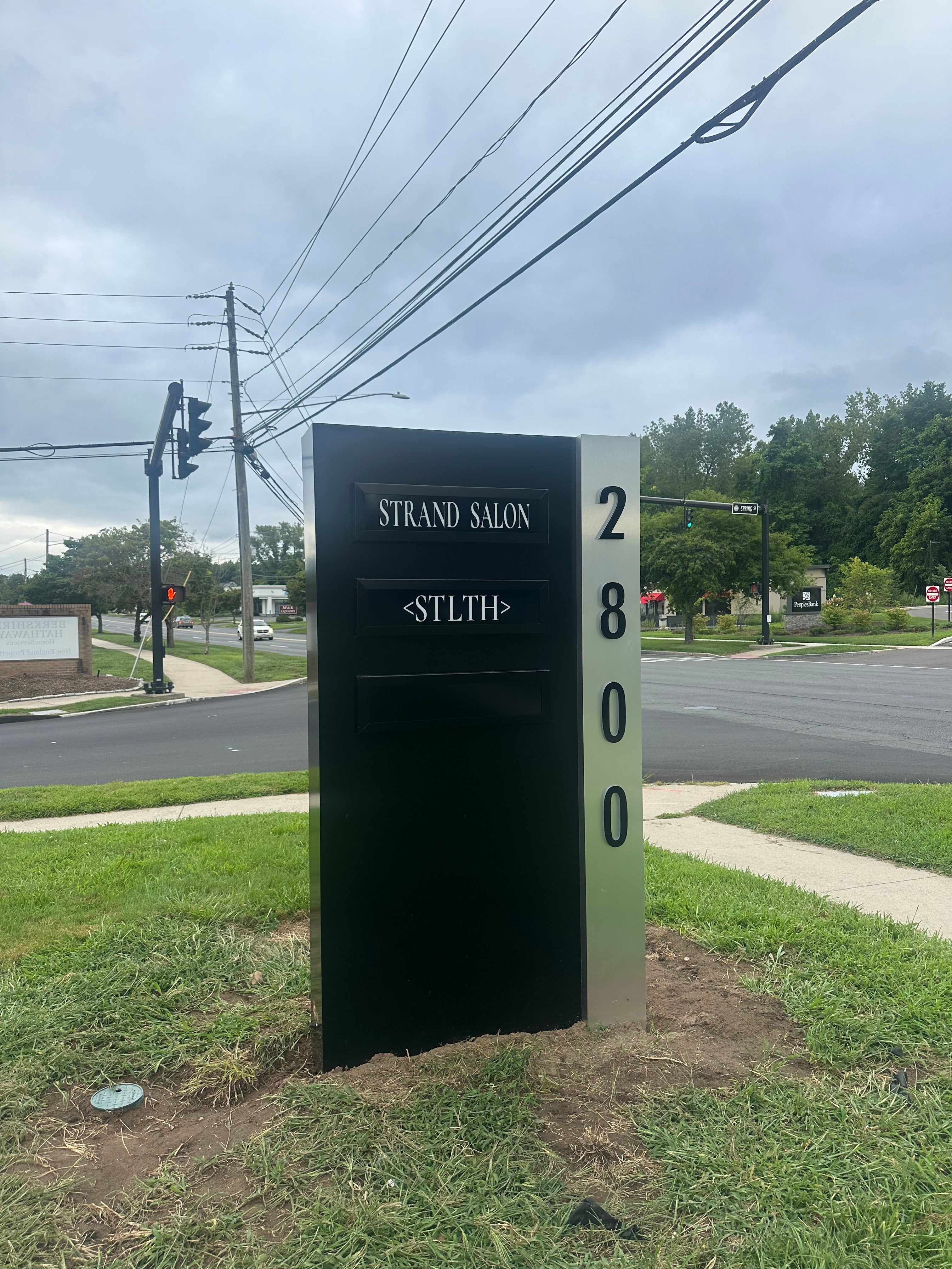 Monument Sign at 2800 Main Street in Glastonbury, CT