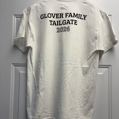 https://cdn.gorilladash.com/images/media/22330131/fully-promoted-usa-glover-family-square-6ab03688ad684.JPG?auto=webp&crop=1%3A1%2Csmart&width=400